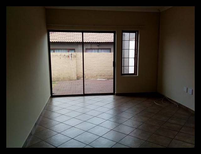 2 BEDROOM PROPERTY TO RENT IN HEATHERVIEW